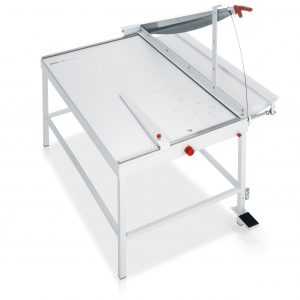 Massicot IDEAL 1110 sur stand (Long. de coupe: 1100 mm)