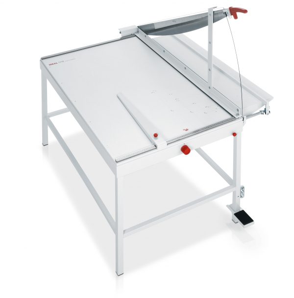 Massicot IDEAL 1110 sur stand (Long. de coupe: 1100 mm)